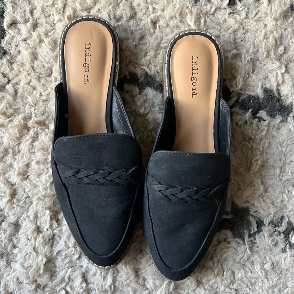 Indigo Women's Black Braided Mules